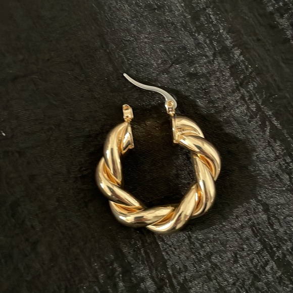 Vintage Chunky hoop Earrings - Picture 2 of 4